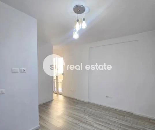 Shkoder, jepet me qera apartament 2+1+Ballkon Kati 1, 78 m² (PEDONALE QENDER)