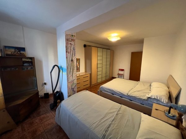 Tirane, jepet me qera apartament 2+1 Kati 2, 600 € 