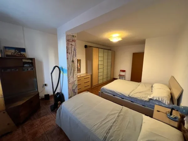 Tirane, jepet me qera apartament 2+1 Kati 2, 600 € 