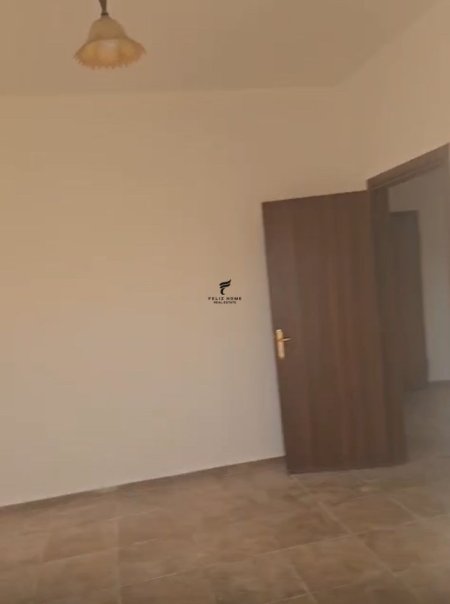 Tirane, jepet me qera apartament 1+1 Kati 10, 80 m² 550 € (SELVIA)