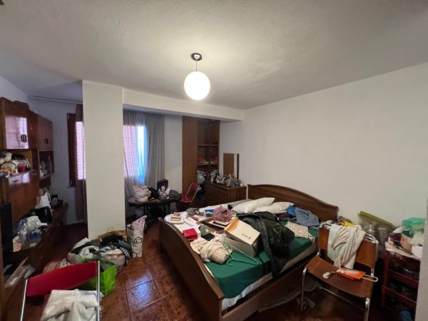 Tirane, jepet me qera apartament 2+1 Kati 2, 600 € 