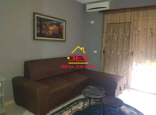 Vlore, shitet apartament 1+1+Ballkon Kati 2, 52 m² 120.000 € (Rruga Murat Tërbaçi)
