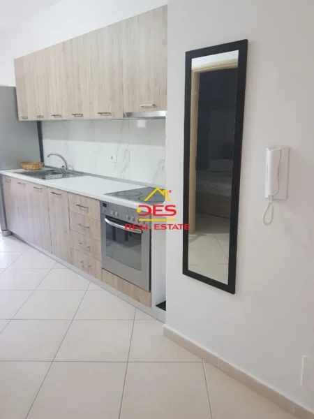 Vlore, shitet apartament 1+1+Ballkon Kati 2, 52 m² 120.000 € (Rruga Murat Tërbaçi)