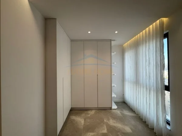 Qera , Apartament 2+1+2 , Pazari i Ri, Tirane