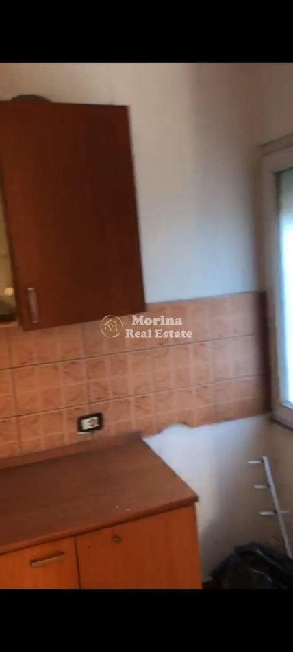 Tirane, jepet me qera apartament 1+1 Kati 5, 65 m² 430 € (Zogu i Zi)