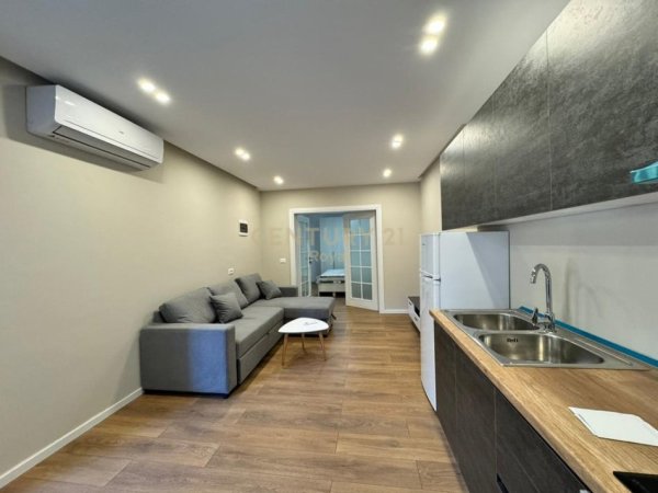 Tirane, jepet me qera apartament 1+1 Kati 1, 46 m² 700 € (Rruga e Elbasanit)