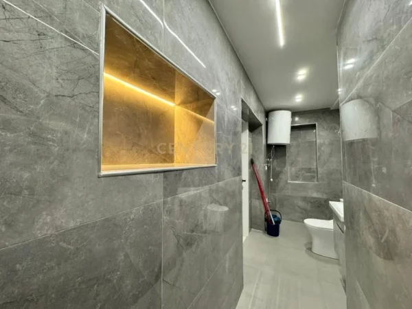 Tirane, jepet me qera apartament 1+1 Kati 1, 46 m² 700 € (Rruga e Elbasanit)