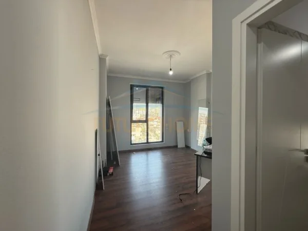 Tirane, jepet me qera apartament 3+1+Ballkon Kati 6, 138 m² 728 € (Rezidenca Erli , Porcelan)