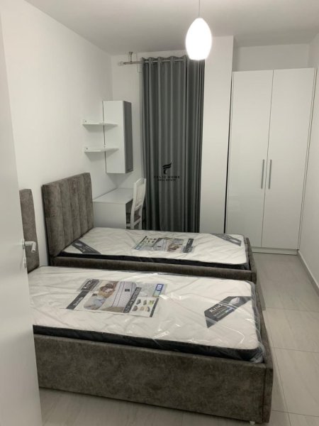 Tirane, jepet me qera apartament 2+1 Kati 7, 100 m² 700 € (DON BOSKO)