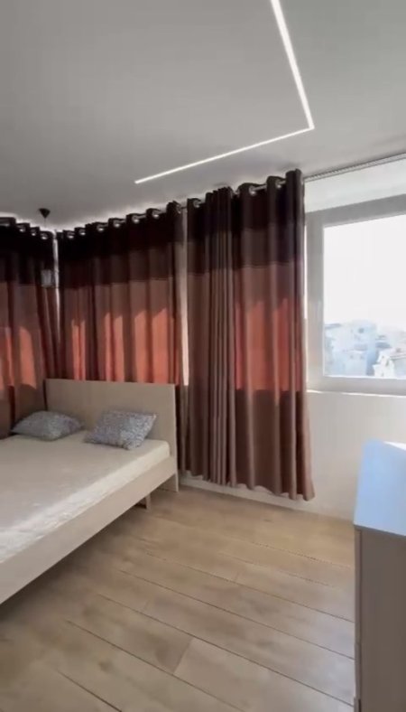 Tirane, jepet me qera apartament Dublex Kati 6, 80 m² 500 € (Supermarket Aldi ,Fondacioni Eleonor)