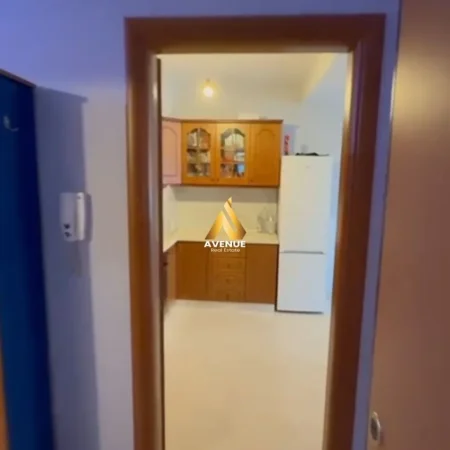 Tirane, jepet me qera apartament 2+1+Ballkon Kati 4, 100 m² 700 € (haxhi kika)