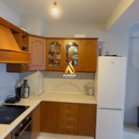 Tirane, jepet me qera apartament 2+1+Ballkon Kati 4, 100 m² 700 € (haxhi kika)