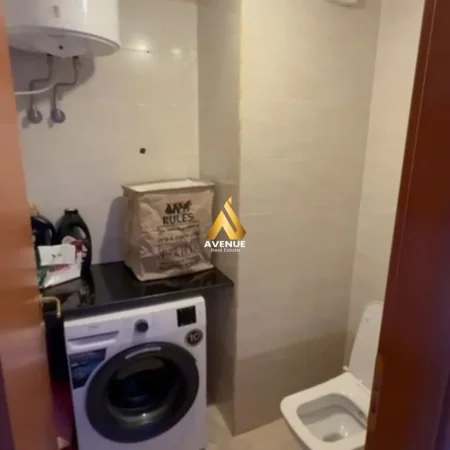 Tirane, jepet me qera apartament 2+1+Ballkon Kati 4, 100 m² 700 € (haxhi kika)