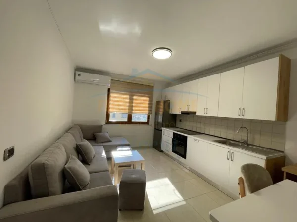 Tirane, jepet me qera apartament 1+1 Kati 4, 69 m² 600 € (Bulevardi i Ri)