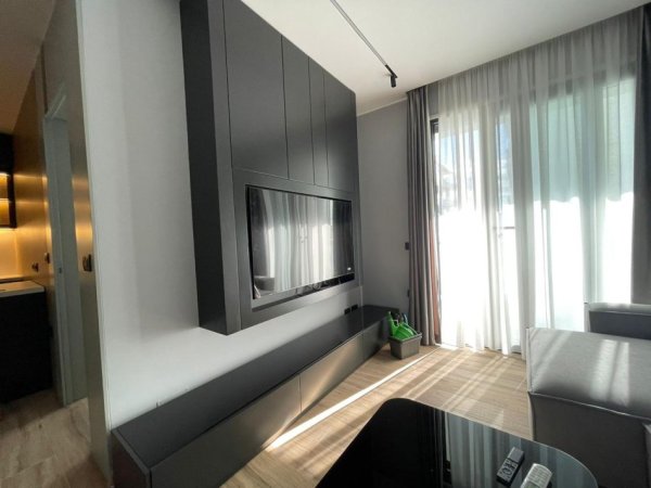 Vlore, jepet me qera apartament 2+1 , 92 m² 800 € (Rruga Murat Terbaci, Tek Bar Bonaparte)
