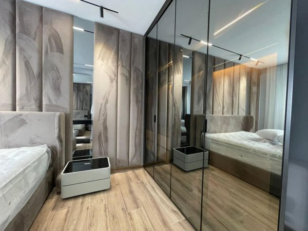 Vlore, jepet me qera apartament 2+1 , 92 m² 800 € (Rruga Murat Terbaci, Tek Bar Bonaparte)