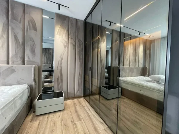 Vlore, jepet me qera apartament 2+1 , 92 m² 800 € (Rruga Murat Terbaci, Tek Bar Bonaparte)