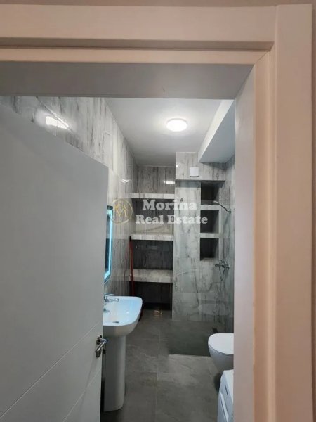 Tirane, jepet me qera apartament 1+1 Kati 5, 70 m² 750 € (Komuna e Parisit)