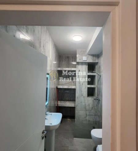 Tirane, jepet me qera apartament 1+1 Kati 5, 70 m² 750 € (Komuna e Parisit)