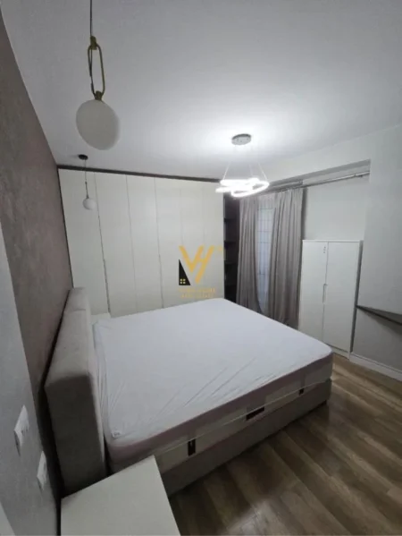 Tirane, jepet me qera apartament 2+1+Ballkon Kati 1, 98 m² 600 € (PALLATET CABEJ)