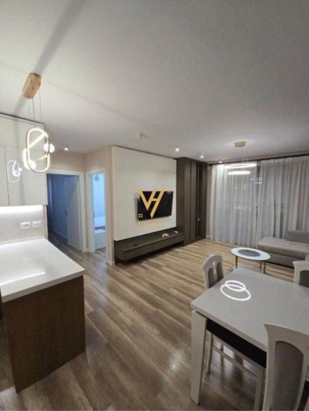 Tirane, jepet me qera apartament 2+1+Ballkon Kati 1, 98 m² 600 € (PALLATET CABEJ)