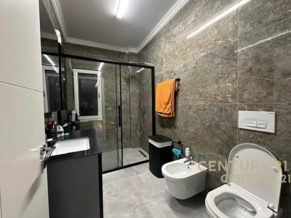 Tirane, shitet apartament 1+1 Kati 3, 75 m² 128.000 € (Liqeni i Farkes)