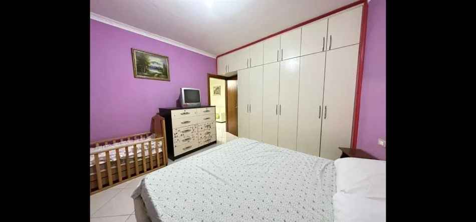 Vlore, jepet me qera apartament 1+1 , 70 m² 350 € 