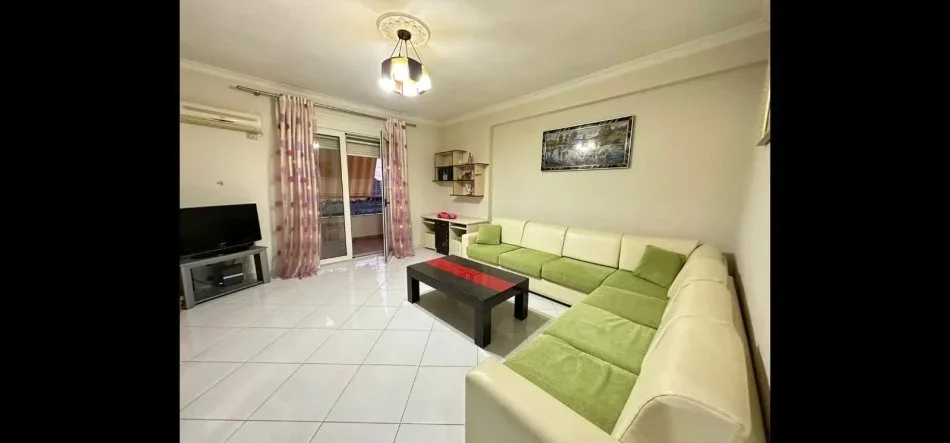 Vlore, jepet me qera apartament 1+1 , 70 m² 350 € 