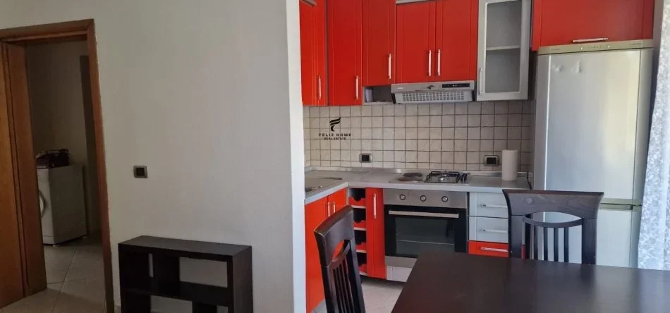 Tirane, jepet me qera apartament 2+1 Kati 2, 70 m² 650 € (21 DHJETORI)