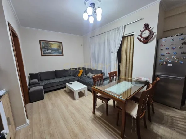 Tirane, jap me qera apartament 2+1 Kati 4, 75 m² 750 € (Vizion Plus)