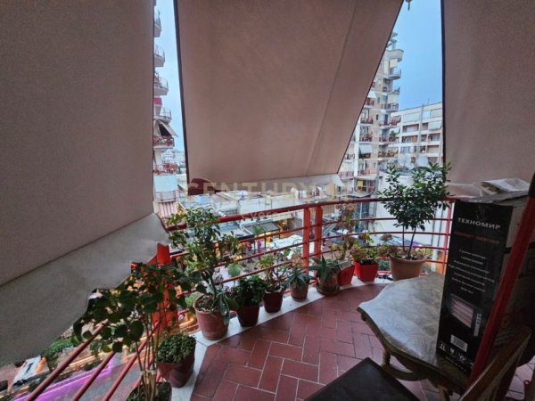 Tirane, jap me qera apartament 2+1 Kati 4, 75 m² 750 € (Vizion Plus)