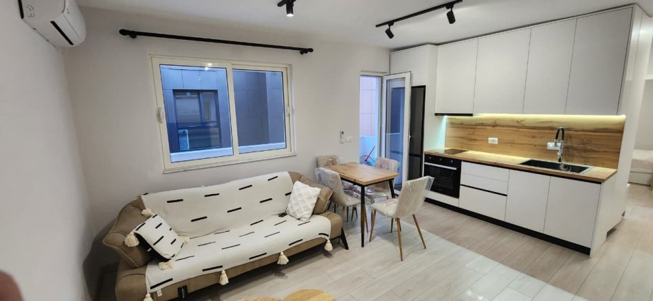 Tirane, jepet me qera apartament Kati 4, 50 m² 700 € (Piramida)
