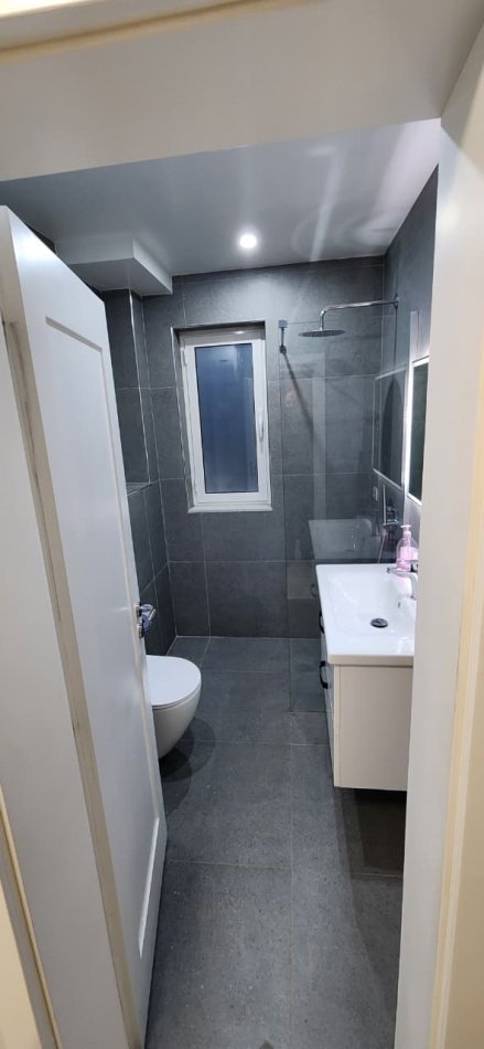 Tirane, jepet me qera apartament Kati 4, 50 m² 700 € (Piramida)