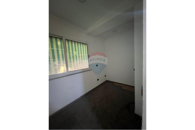 Tirane, jepet me qera zyre , 60 m² 600 € (Rruga e Durresit)