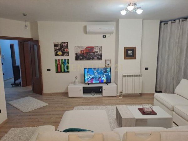 Tirane, jap me qera apartament 2+1 Kati 2, 118 m² 650 € (Rruga Eduart Mano)