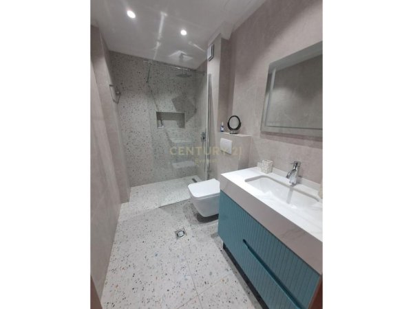 Tirane, jap me qera apartament 2+1 Kati 2, 118 m² 650 € (Rruga Eduart Mano)