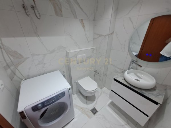 Tirane, jap me qera apartament 2+1 Kati 2, 118 m² 650 € (Rruga Eduart Mano)