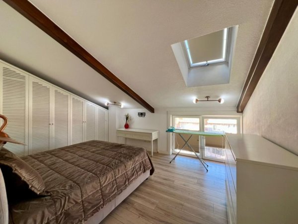 Tirane, jepet me qera apartament+verande | Penthouse 3+1+Ballkon Kati 2, 250 m² 2.200 € (Secret Garden Residence)