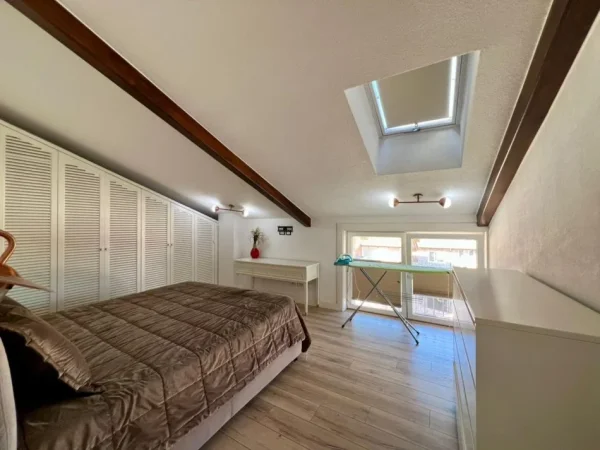 Tirane, jepet me qera apartament+verande | Penthouse 3+1+Ballkon Kati 2, 250 m² 2.200 € (Secret Garden Residence)