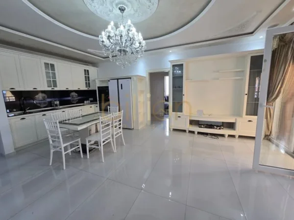 Tirane, shitet apartament 2+1+Ballkon Kati 7, 250.000 € 