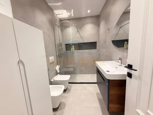 SHITET APARTAMENT 2+1 TEK RRUGA E ELBASANIT