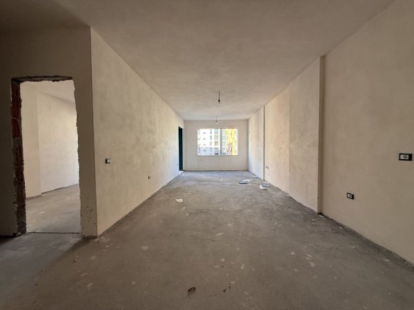 Tirane, shitet apartament 2+1 , 124 m² 186.500 € (Oxhaku)