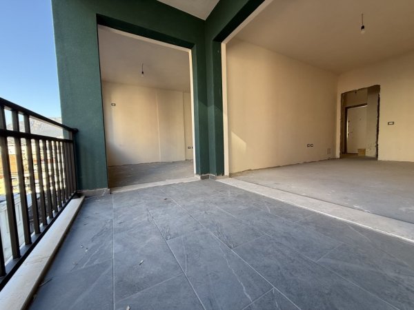 Tirane, shitet apartament 2+1 , 124 m² 186.500 € (Oxhaku)