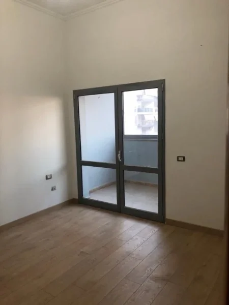 Tirane, jepet me qera garsonier Kati 3, 33 m² 380 € (ZOGU I ZI)