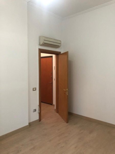 Tirane, jepet me qera garsonier Kati 3, 33 m² 380 € (ZOGU I ZI)