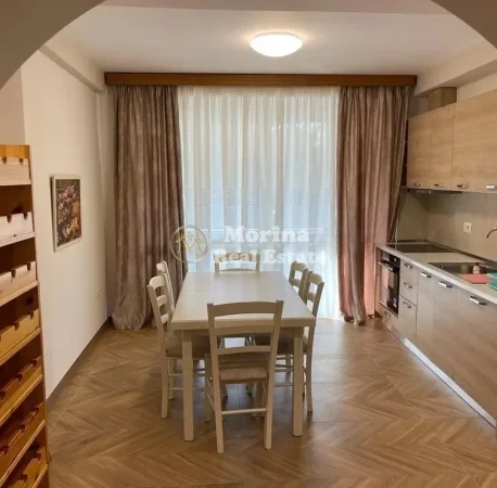 Tirane, jepet me qera apartament 3+1 Kati 2, 120 m² 700 € (Mozaiku i Tiranes)