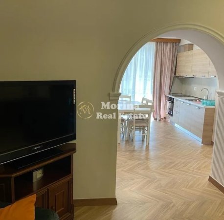 Tirane, jepet me qera apartament 3+1 Kati 2, 120 m² 750 € (Mozaiku i Tiranes)