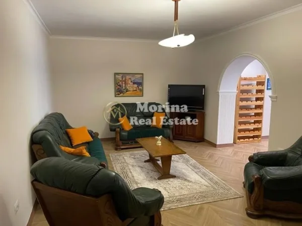 Tirane, jepet me qera apartament 3+1 Kati 2, 120 m² 700 € (Mozaiku i Tiranes)