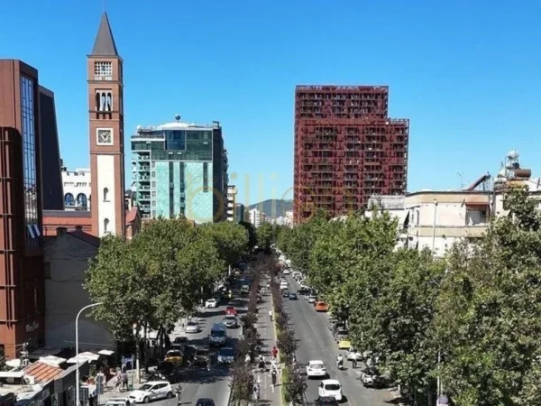 Tirane, jepet me qera apartament 2+1+Ballkon Kati 2, 500 € 