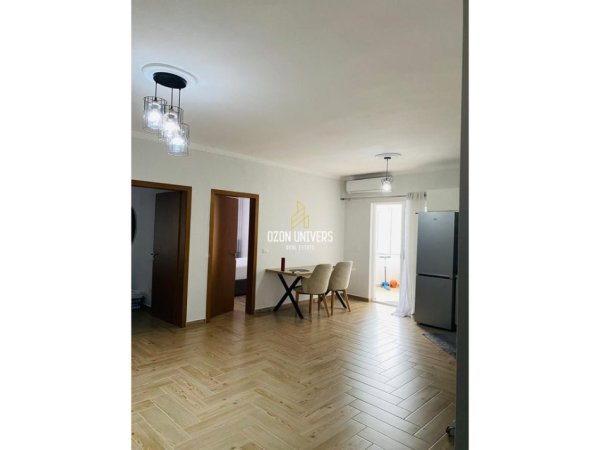 Tirane, jepet me qera apartament 2+1+Ballkon Kati 2, 85 m² 650 € (Rruga Don Bosko)